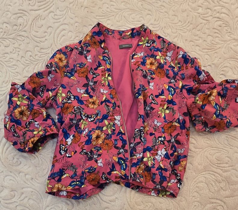 Дамски якета, жилетки