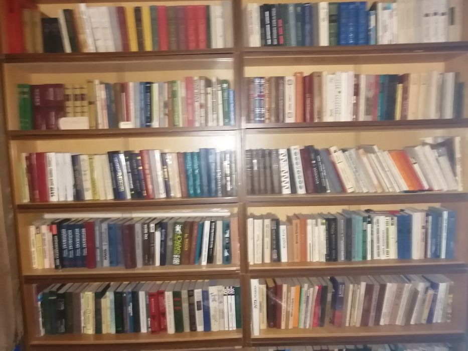 Распродажа книг из домашней библиотеки