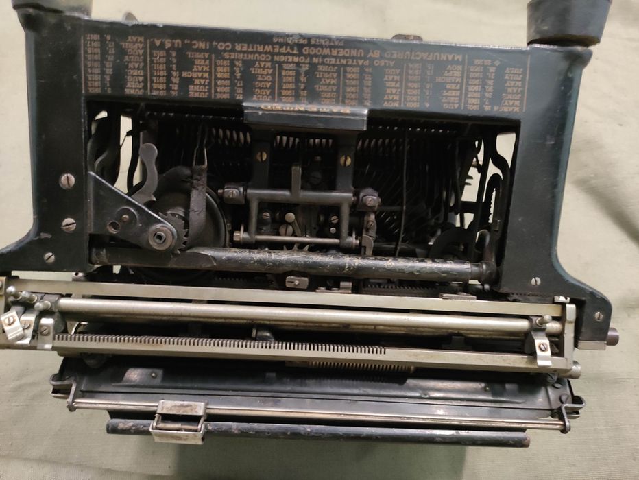 Продавам американска пишеща машина Underwood No. 5