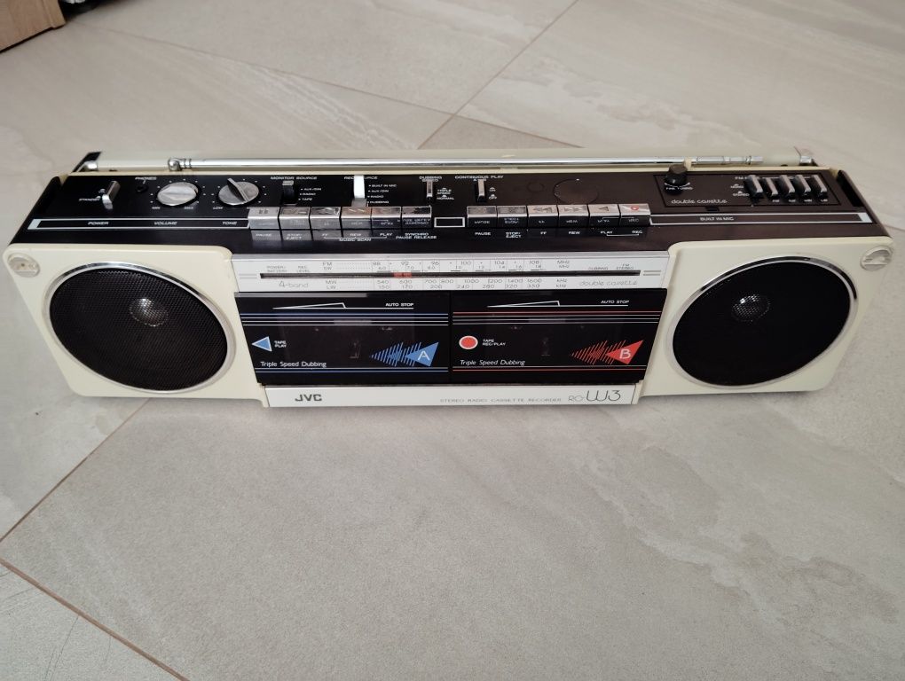 Продавам касетофони JVC и Паладиум,