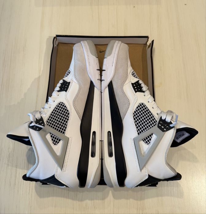 Jordan 4 Military black