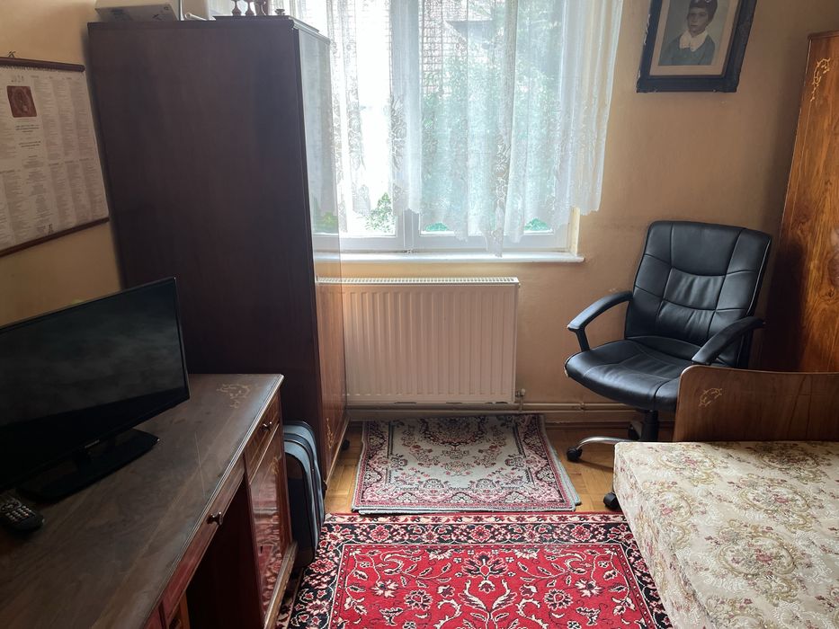 Vand mobila lemn masiv cu pat