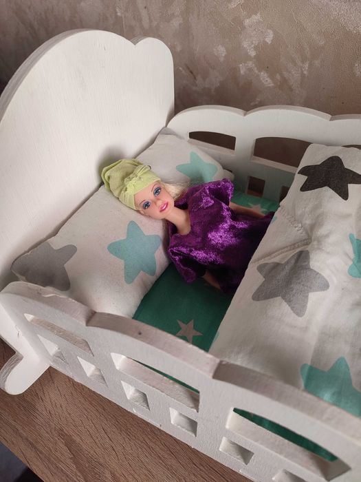 Кровать для кукол игрушечная деревянная