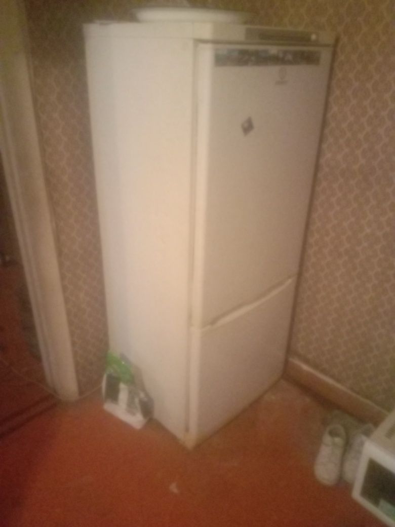 Продам холодильник в хорошем состоянии есть доставка