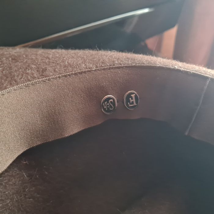 Vand frumoasă pălărie din pasla