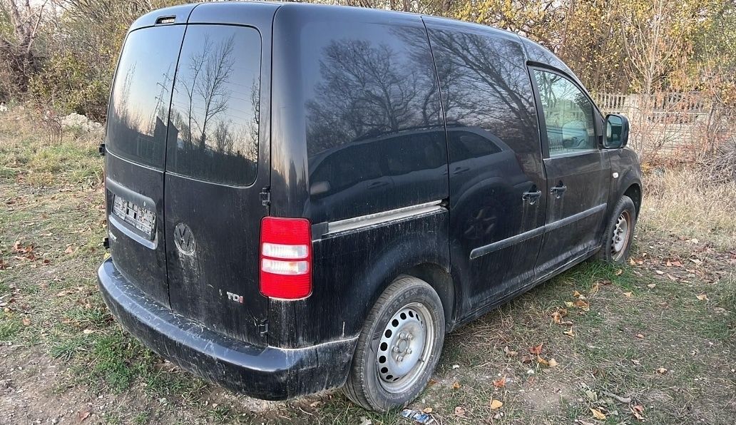 Vw caddy an 2011 motor 1.6 diesel cutie automata dsg . Adusa in 2024 d