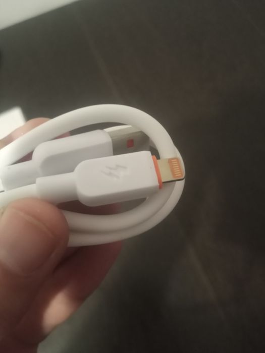 USB  шнур от Iphone 13 го