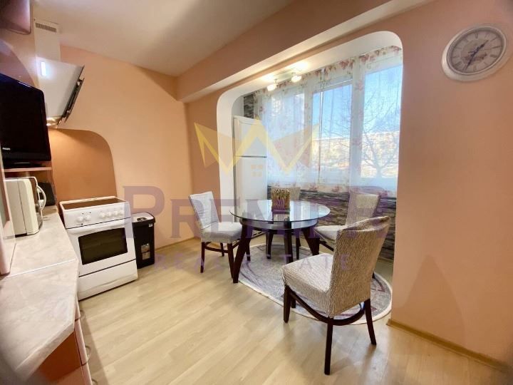 Дава се под наем Тристаен апартамент в Варна, Чайка - 90 кв.м за 663 € - Снимка #1