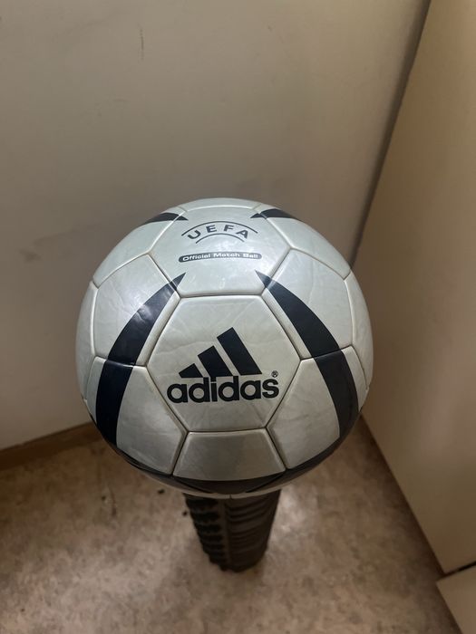 Футбольный мяч Раритетный мяч евро 2004 оригинал, в отличном состоянии