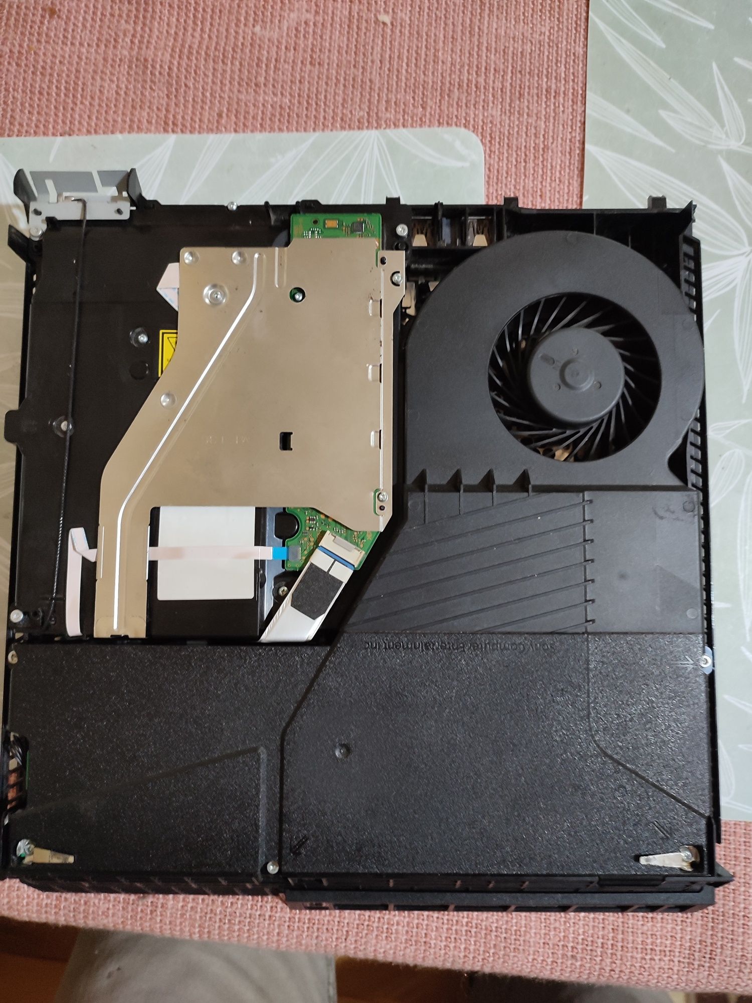 Reparatii,Curățare PS4 - schimbat pasta,mentenanță,resoftare