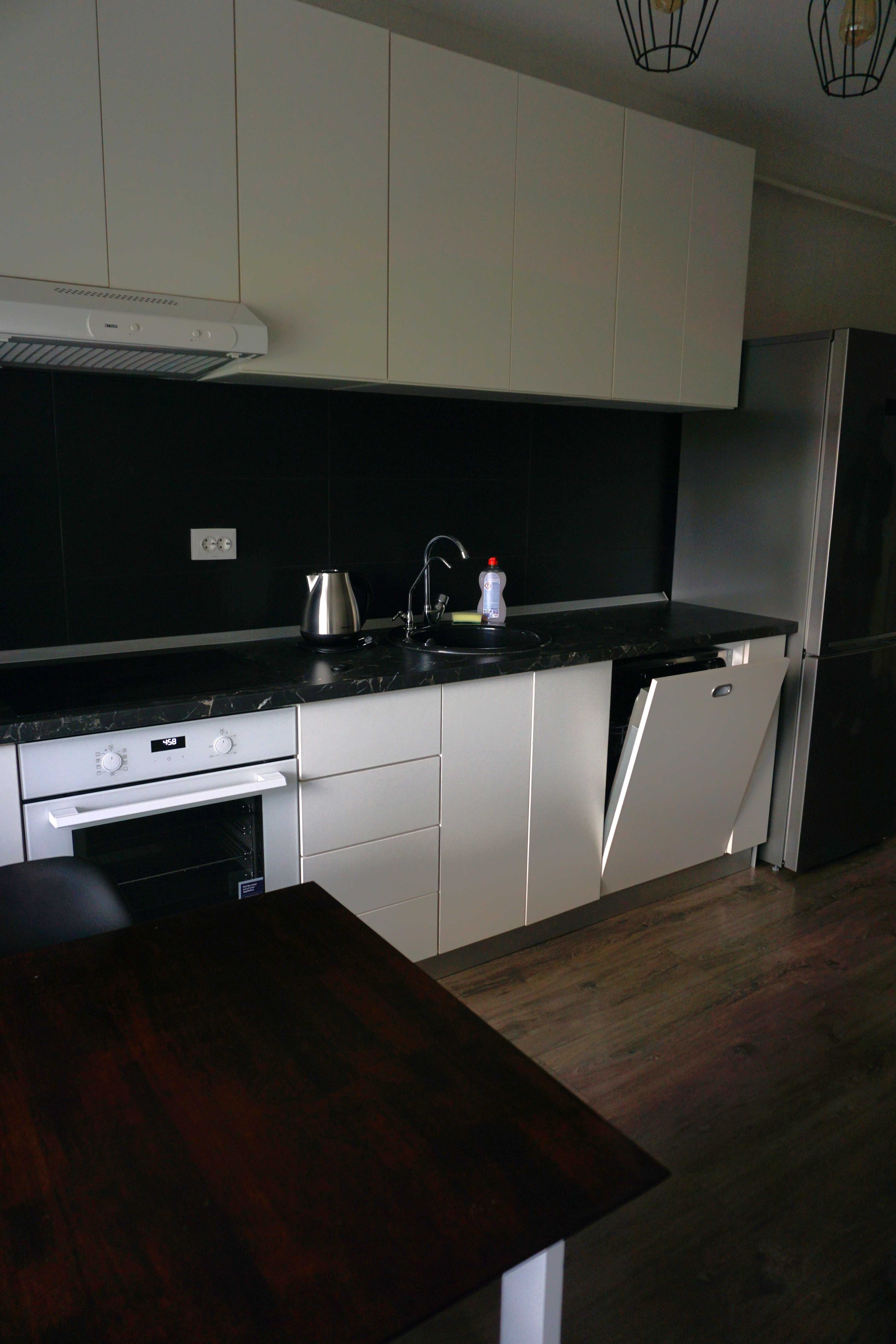 De închiriat – apartament 3 amere, parter, Royal Town Copou