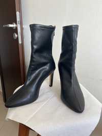 Botine cu toc inalt