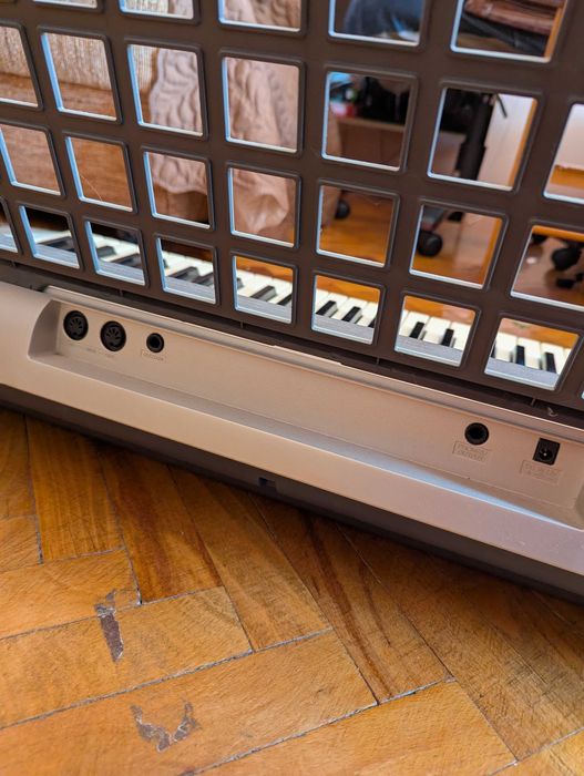 Синтезатор/Йоника Yamaha PSR-E313 + Стойка