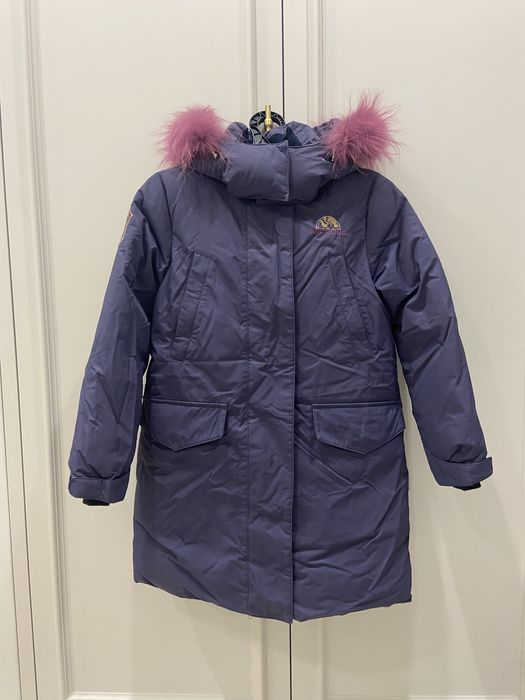 Продам зимний теплый пуховик на девочку 146р-р