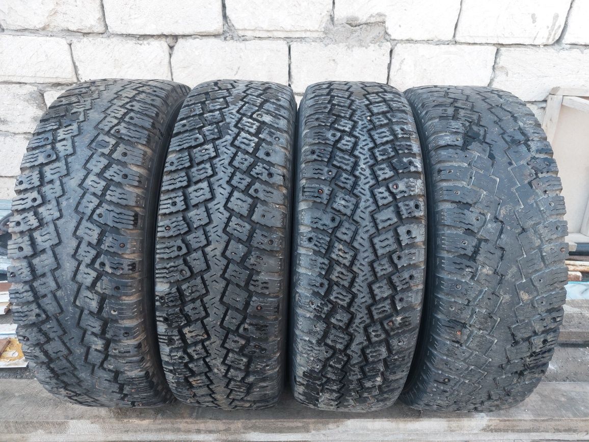 Nokian hakkapeliitta LT 235/75/R15