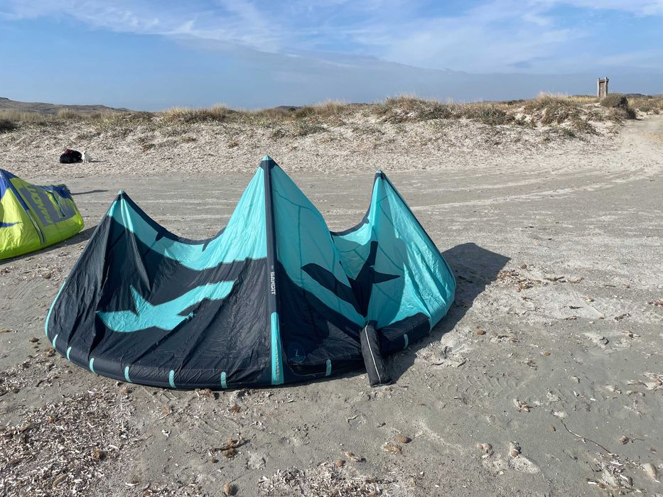 F-One Bandit Kite 7,8,9,11m2 + Lynx Bar 52/45 and 45/38