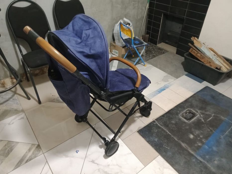 Продам прогулочную коляску