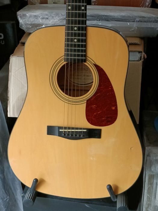 Chit. Squier by Fender