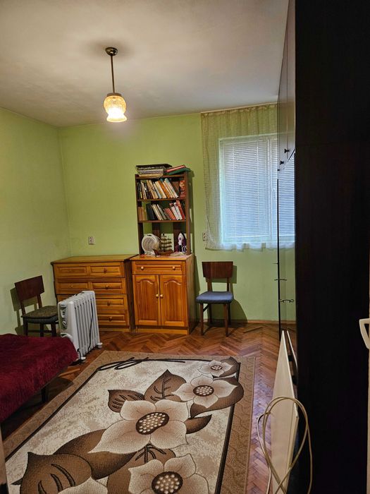 Давам под наем 38 кв./м гарсониера(боксониера). Наем 585 лв.(300 евро)