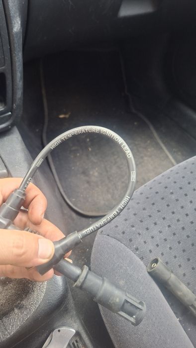 кабели и щекери за свещи ауди а4 / паса б5 бензин 1.8 125 коня