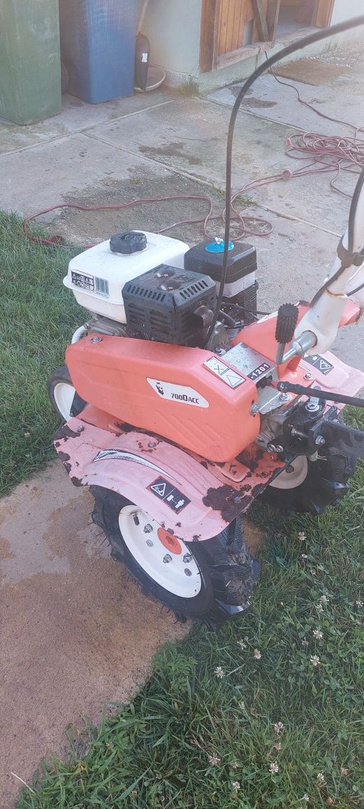 Vând motocultor Ruris DAC7000k Acc2 cu toate accesoriile
