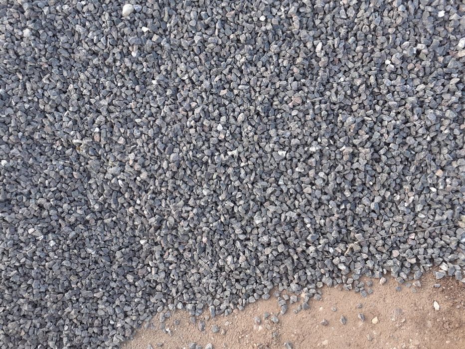 Piatra ornamentala negru albastrui diferite dimensiuni