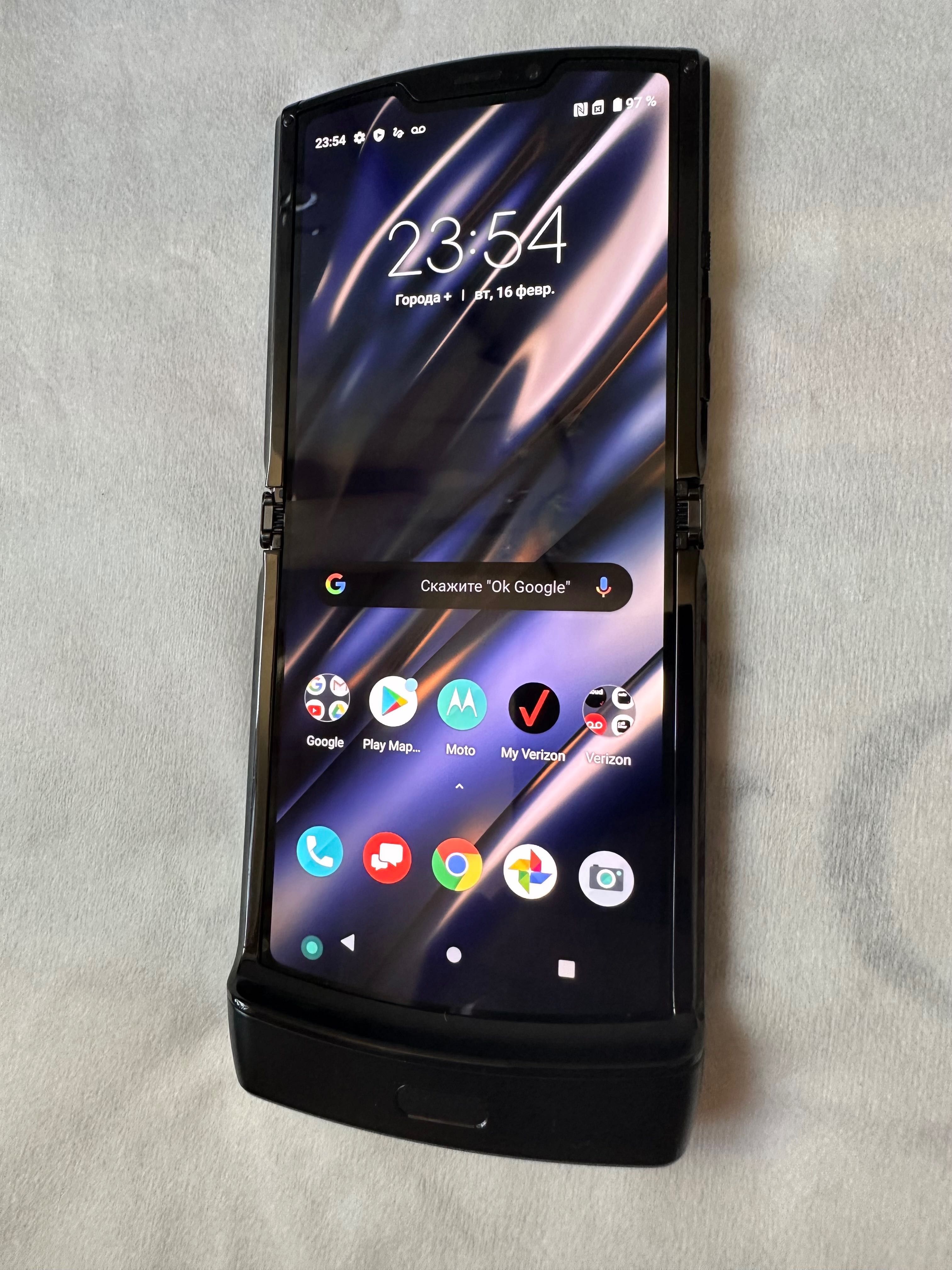 Продам Motorola RAZR 2019