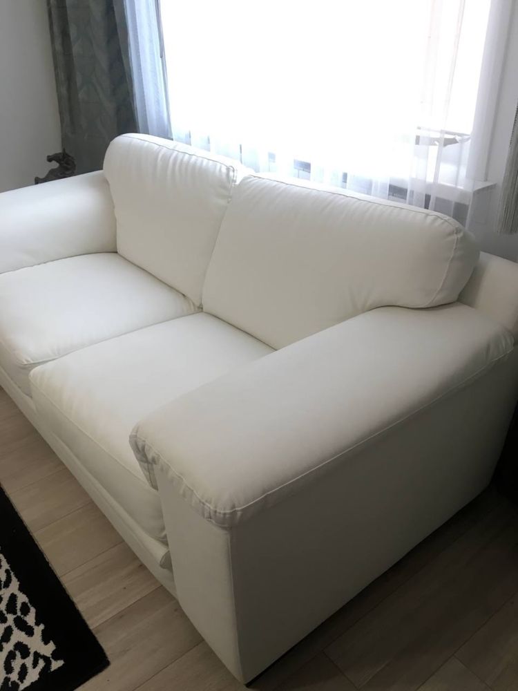 Стильный белый диван из экокожи по выгодной цене!