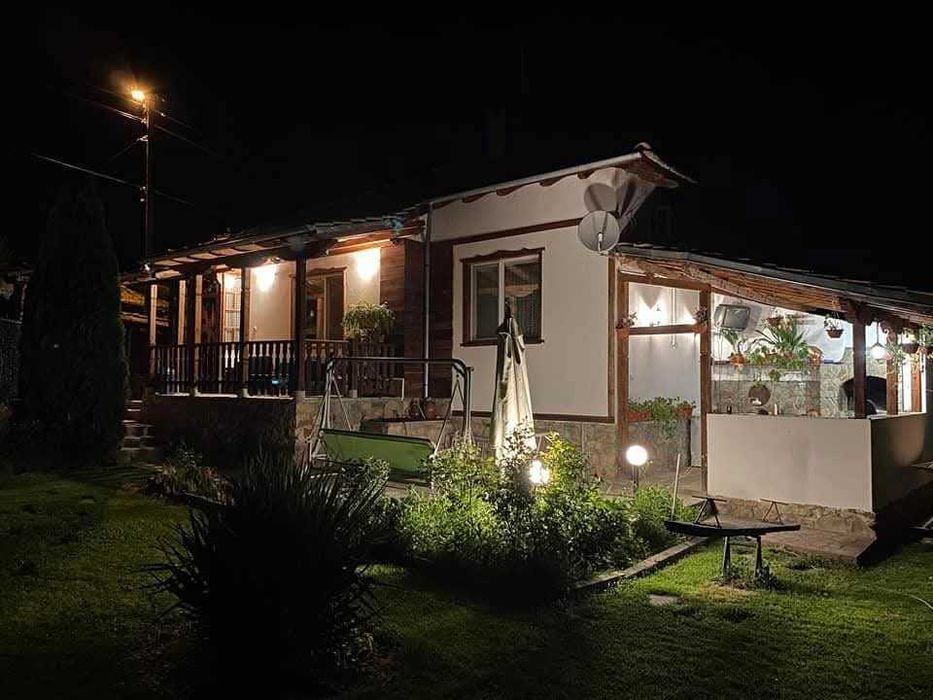 Вила Лазарова, с. Руховци