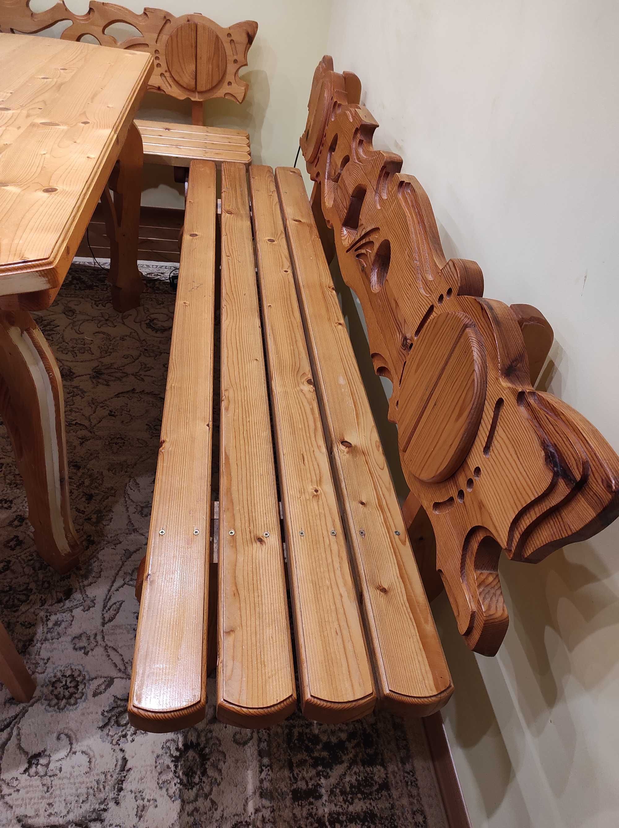 Трапезна маса с пейки и столове
