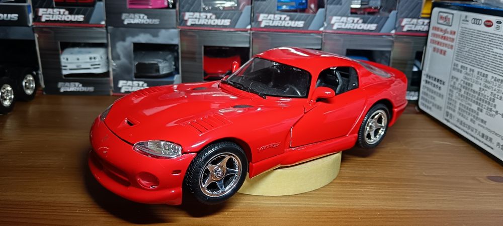 Dodge viper gts maisto