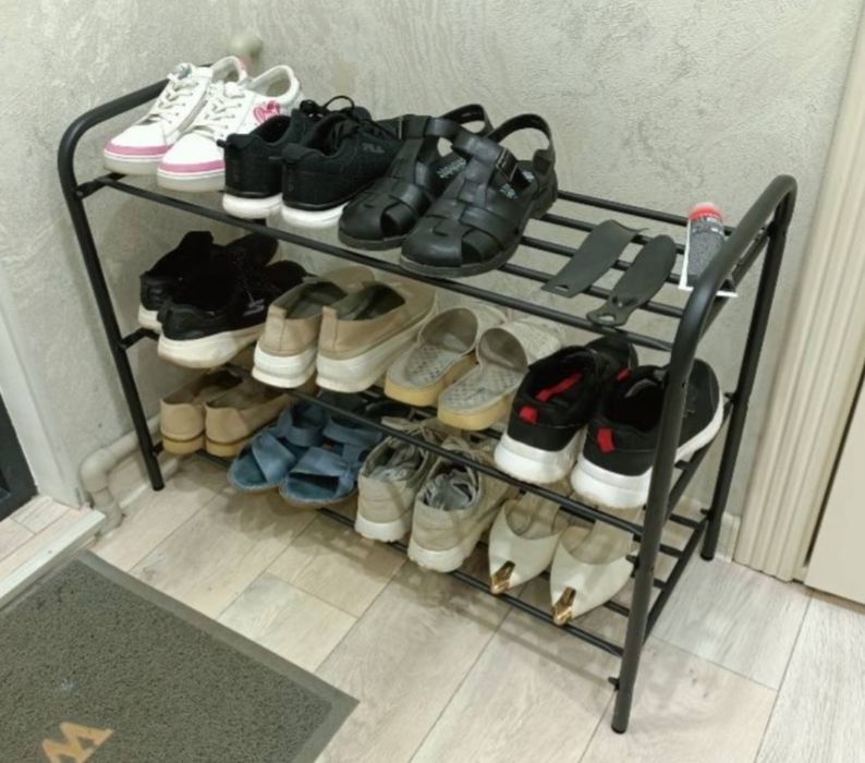 Обувница, полка для обуви.