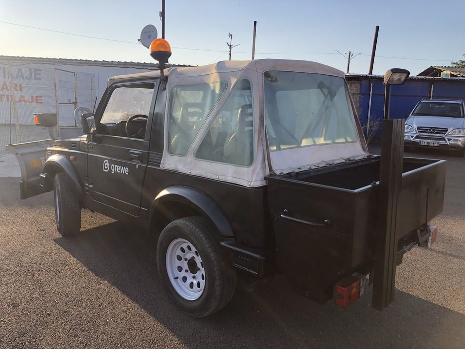 Suzuki Samurai 1994 cu lama zapada