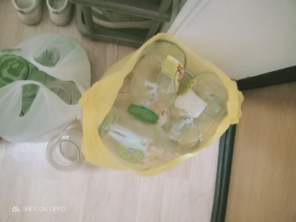 Продам банка 2литр и 3 литр и 0.5