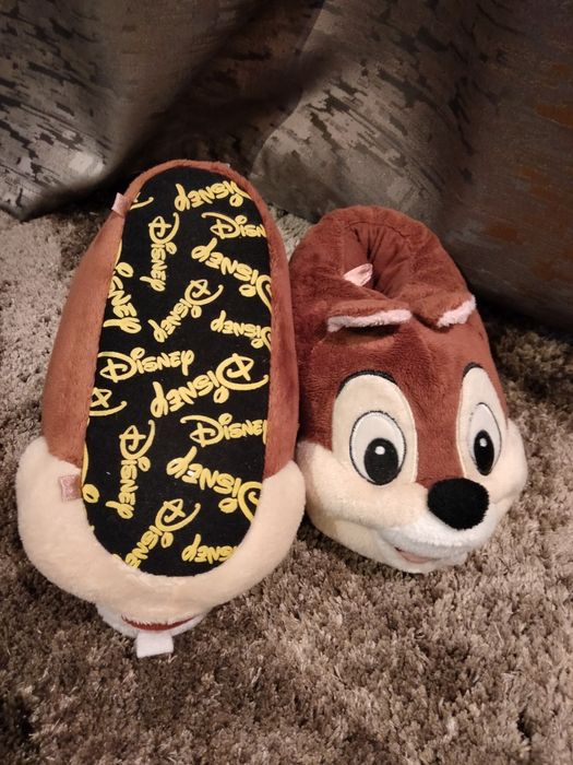 Vând papuci casa Disney