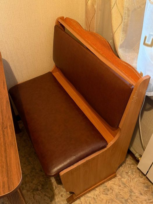 Отдам 2 диванчика