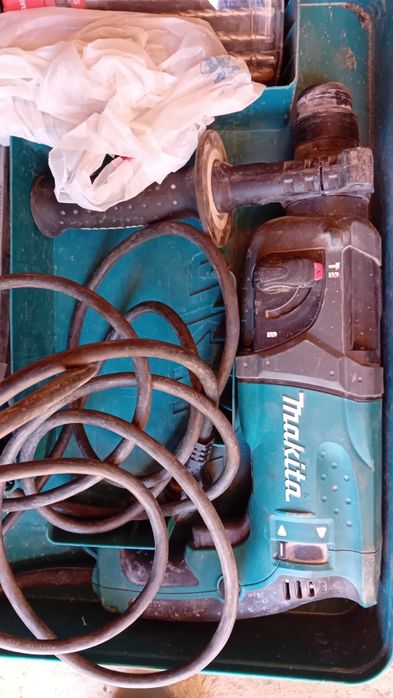 Makita HR2230 cu cutie