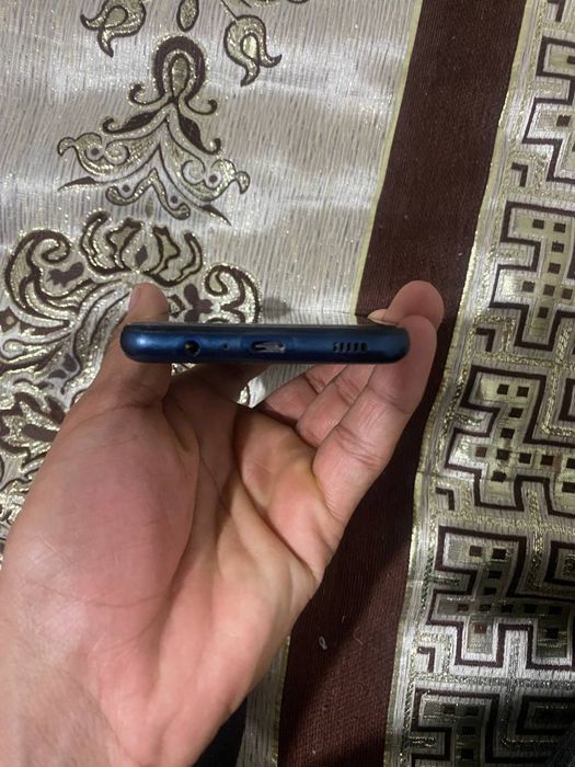 Samsung M12    Sotiladi