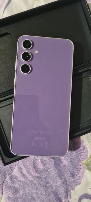 Samsung s23 fe чисто нов