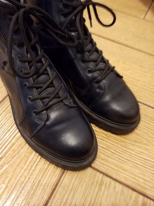 Ghete piele naturala mărime 38.