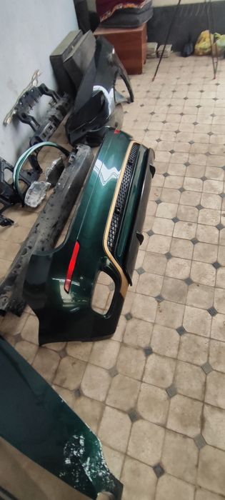 Продам кузовные запчасти на BMW x6 е 71