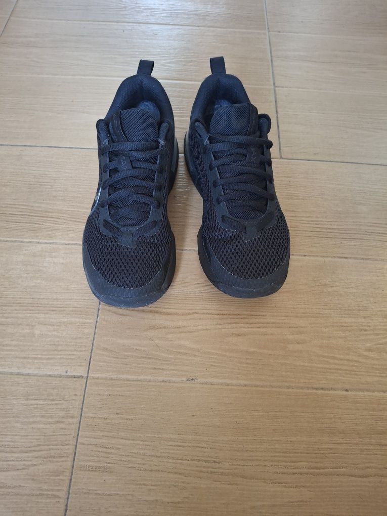 Nike Air Max  
    
    
6