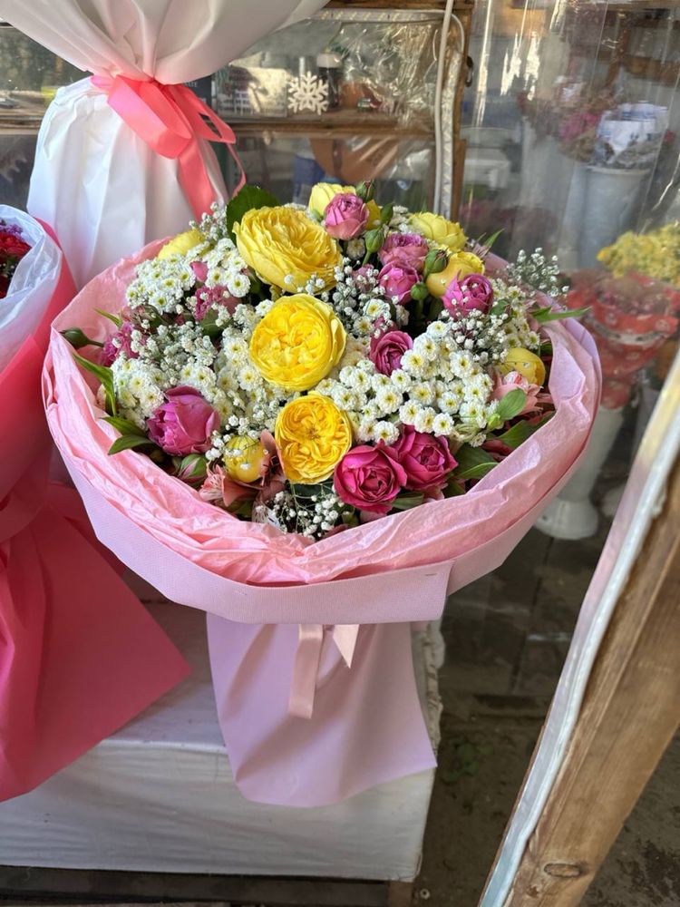 Pion bables atirgul roza buket gullar