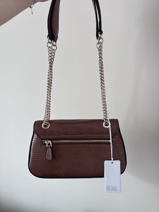 Кафява чанта guess