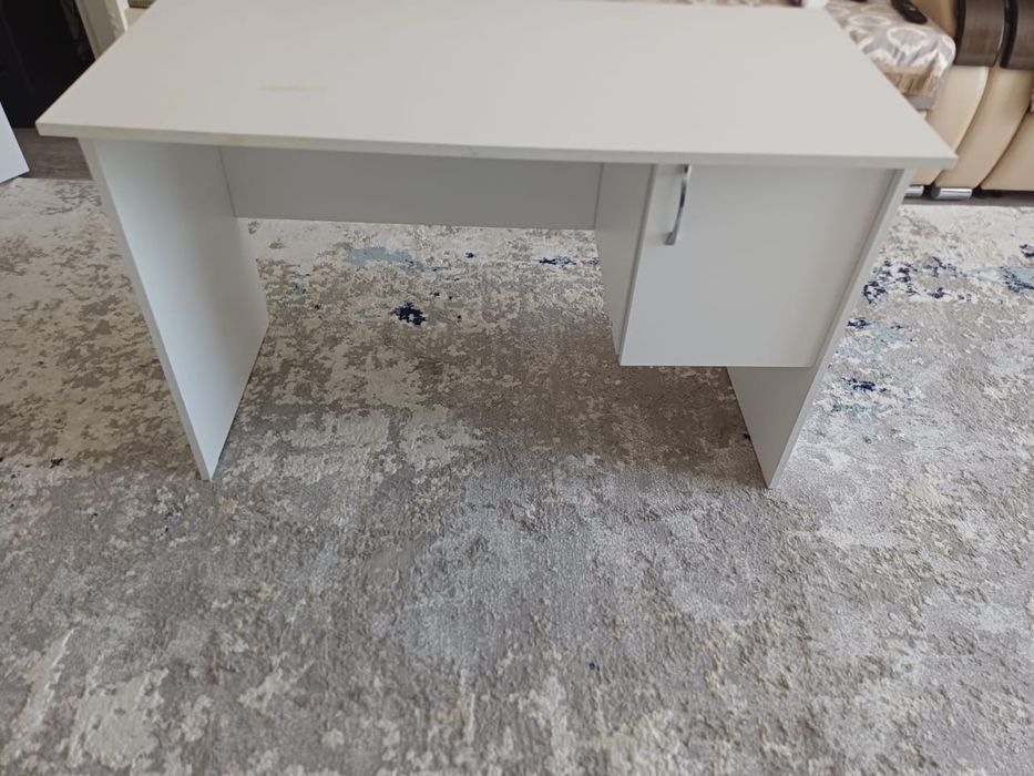 Срочно Продам офисный стол для работы