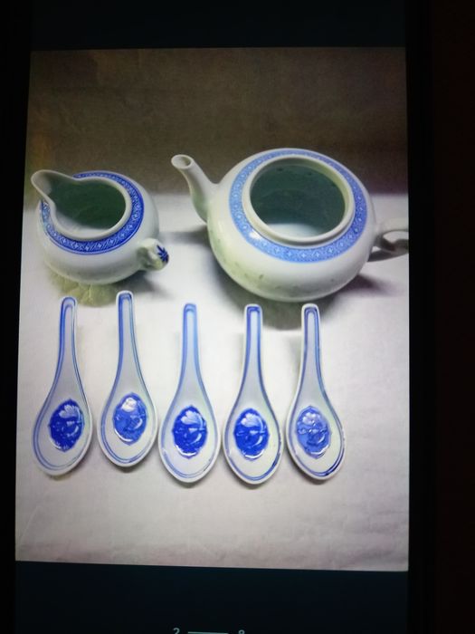 Ceainic,latiera+linguri porțelan