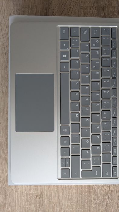 Microsoft surface laptop go 3