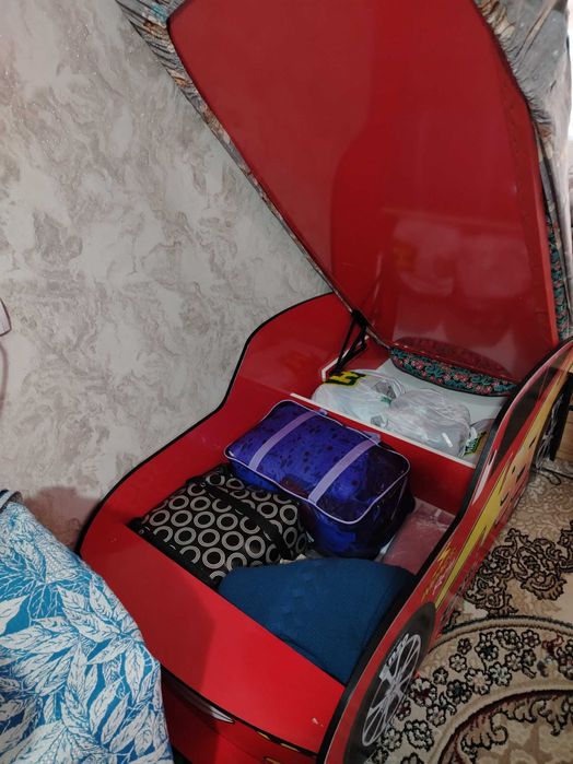 Детская кровать. Машина