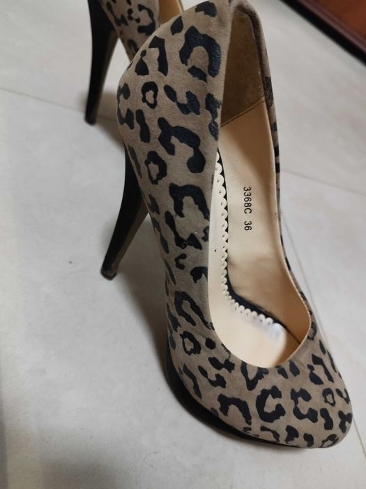 Маратонки и обувки на ток