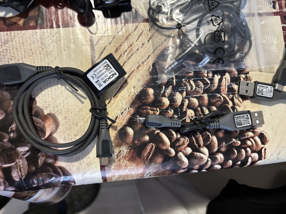 10 бр оригинални зарядни и слушалки Nokia